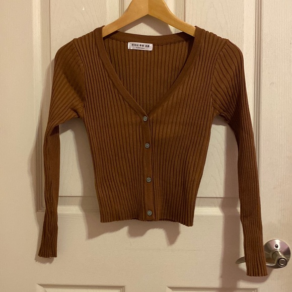 Korean button down crop cardigan - Picture 1 of 2
